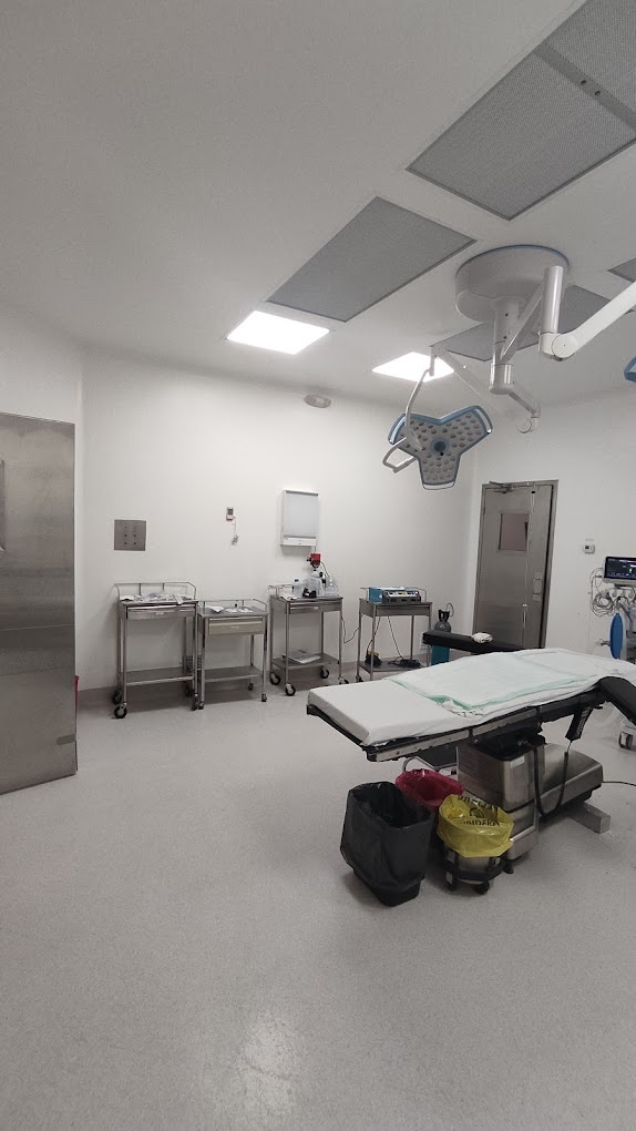 Advanced operating room at Centro Médico Premier