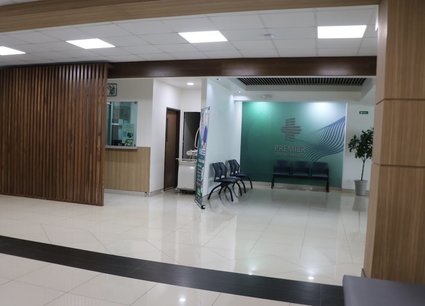 Main reception area at Centro Médico Premier in Tijuana
