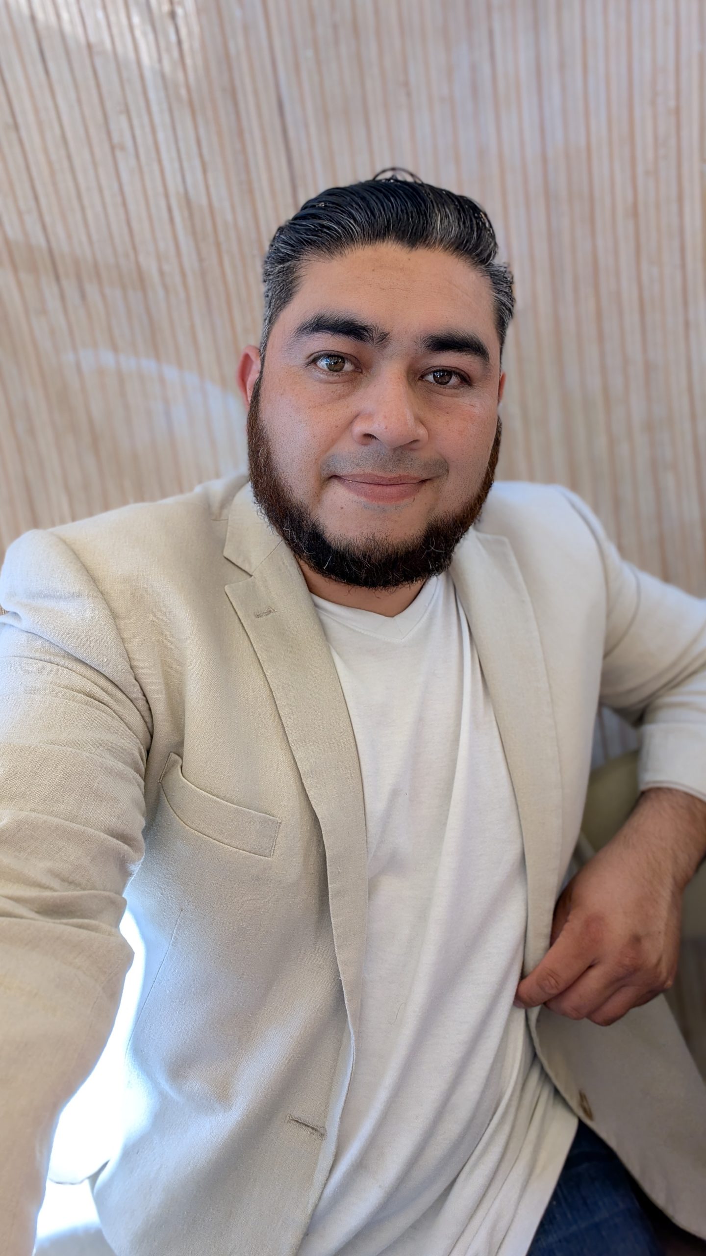 Moisés Espitia, First Contact Medical Coordinator and Content Creator at Cervantes Bariatrics